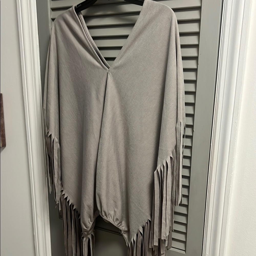 BUCKETLIST Gray Fringe Poncho